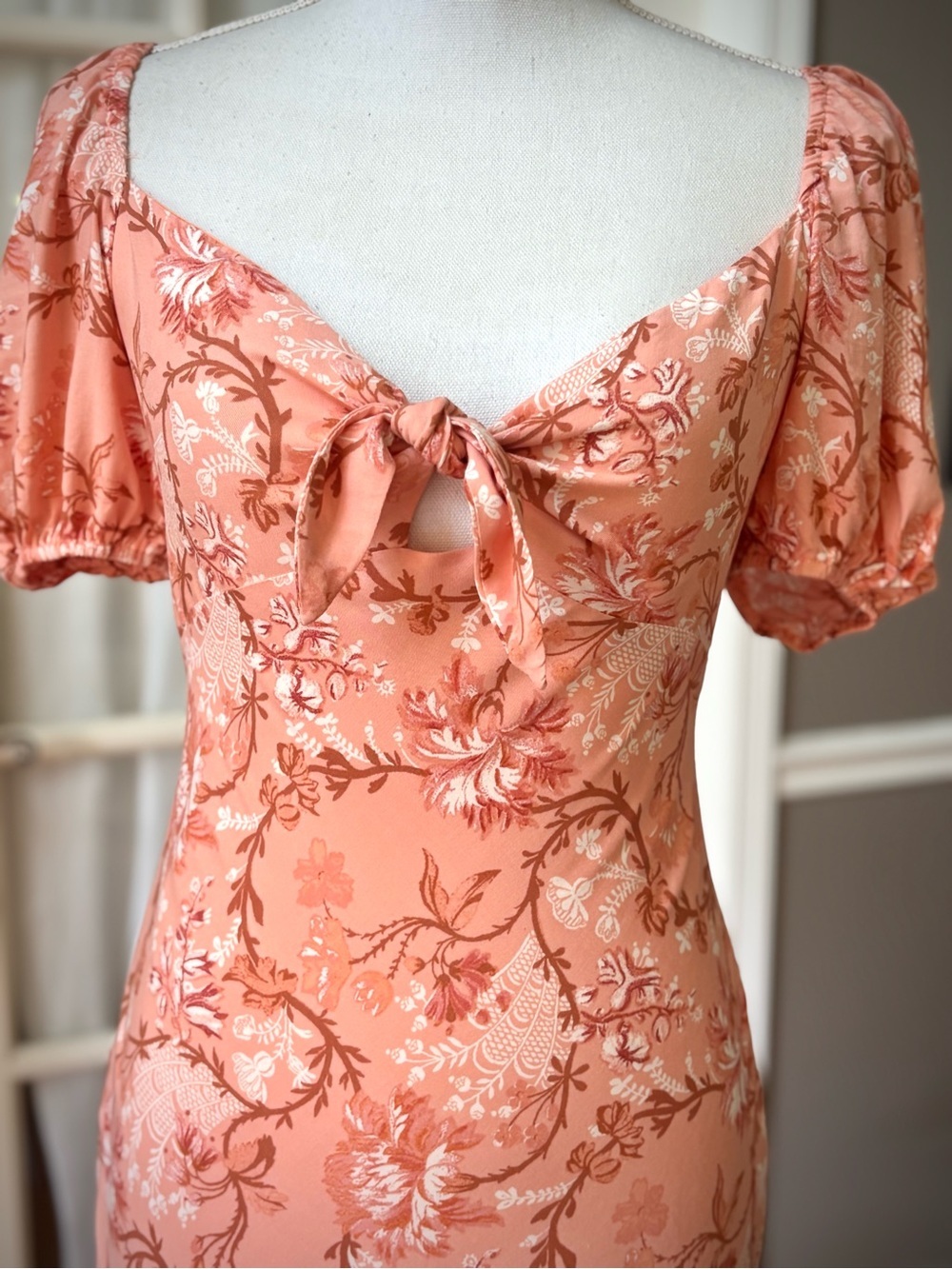 Hello Molly NWT Peach Floral Tie Front Puff Sleeve Midi Dress US 4 - Picture 2 of 14